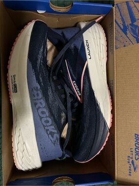 Brooks Launch Women's Running Shoes - Navy and Pink